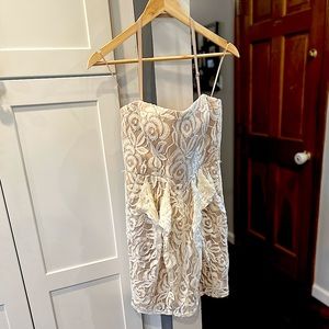 Jessica Simpson size 6 cream and tan lace dress